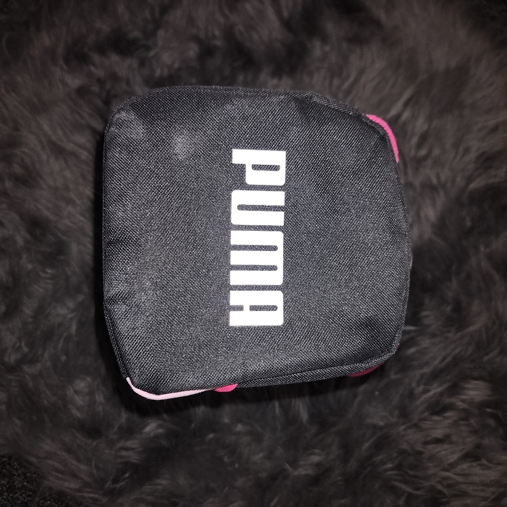 Puma - Picture 4 of 5